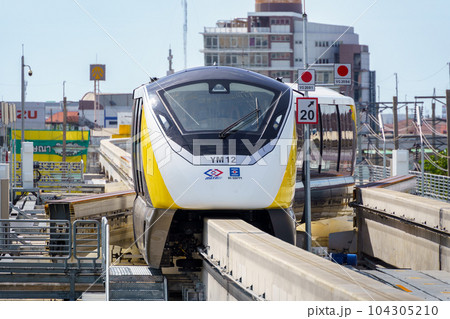 タイ・バンコクのモノレール（イエローライン） 104305210