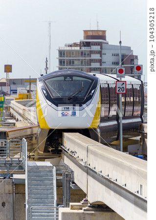 タイ・バンコクのモノレール（イエローライン） 104305218