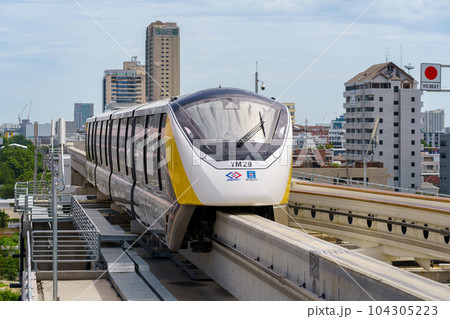 タイ・バンコクのモノレール（イエローライン） 104305223