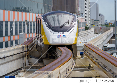 タイ・バンコクのモノレール（イエローライン） 104305236