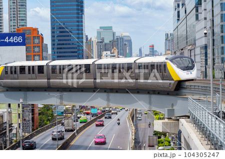 タイ・バンコクのモノレール（イエローライン） 104305247
