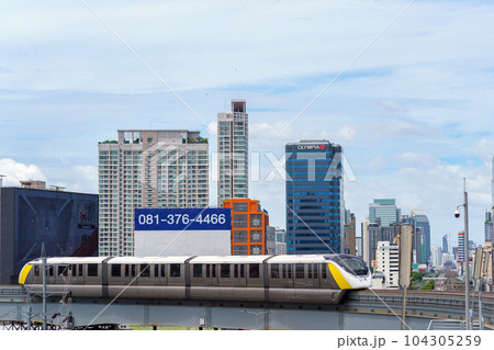 タイ・バンコクのモノレール（イエローライン） 104305259