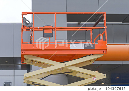Scissor Lift Platform Scissor Lift Platform 104307615