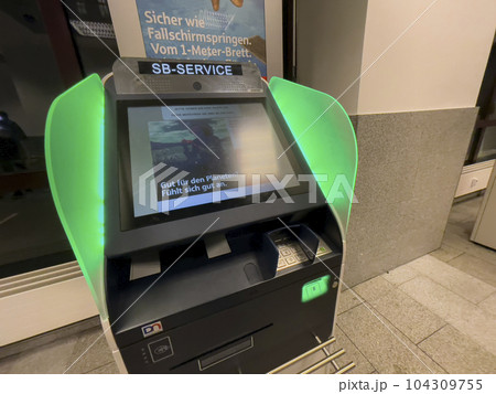 SB-Service Sparkasse cash machine. Sparkasse is a public sector financial institutions SB-Service Sparkasse cash machine. Sparkasse is a public sector financial institutions 104309755