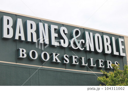 アメリカ本屋　BARNES&NOBLE　日本の漫画、ご当地ならではの雑誌　 104311002