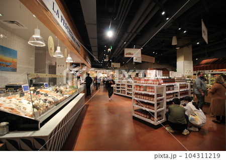 アメリカ オシャレ食材店 Eataly Silicon Valley パスタ、チーズ、シーフード アメリカ オシャレ食材店 Eataly Silicon Valley パスタ、チーズ、シーフード 104311219
