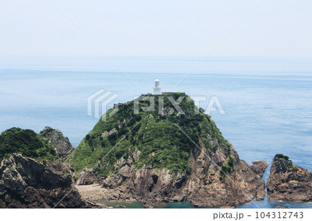最南端にある灯台の景色 最南端にある灯台の景色 104312743