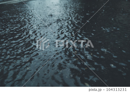raining 104313231
