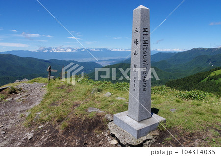 ビーナスライン  三峰山の山頂 104314035