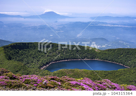初夏の霧島連山 104315364