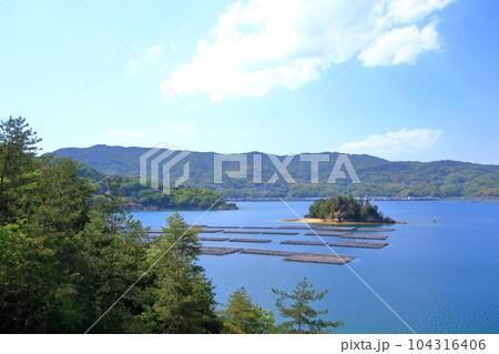 静かで のんびりしている瀬戸内 104316406