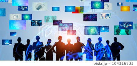 多国籍の人々と映像データイメージ 104316533