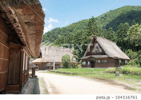 五箇山・菅沼合掌造り集落(夏) 五箇山・菅沼合掌造り集落(夏) 104316761