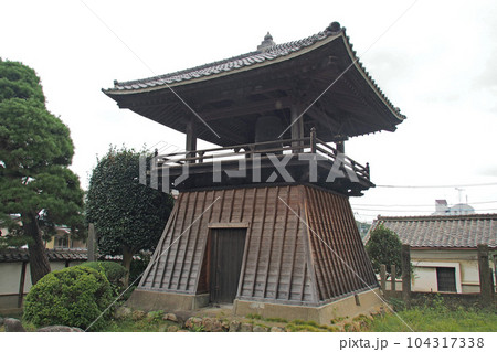 松渓山 法恩寺の鐘楼【埼玉県越生町】 104317338