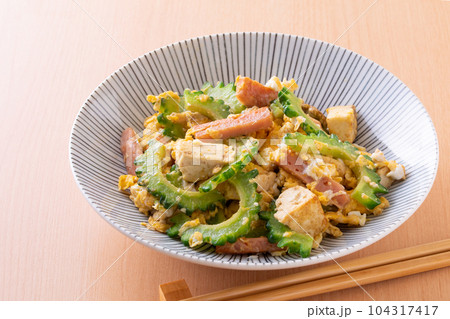 ゴーヤーチャンプルー 104317417