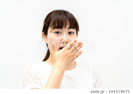 驚く 驚く 104319675