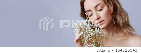 Banner portrait of blonde woman with perfect skin Banner portrait of blonde woman with perfect skin 104320543