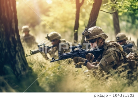 戦場で戦う軍の兵士 104321502