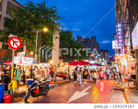 台湾　寧夏夜市　※一部ソフトフォーカス 104324167
