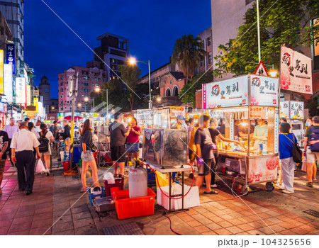 台湾　寧夏夜市　※一部ソフトフォーカス 104325656