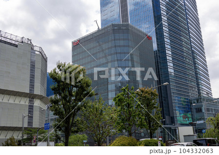 東京駅八重洲「ヤンマービルと東京ミッドタウン八重洲」（2023年4月撮影） 104332063