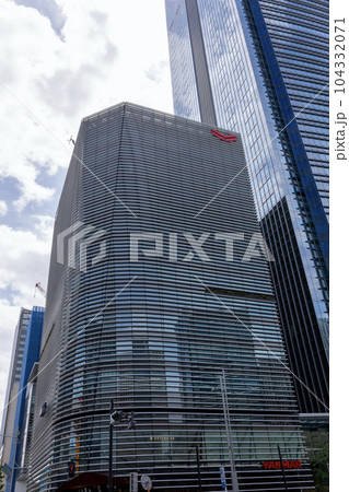 東京駅八重洲「ヤンマービルと東京ミッドタウン八重洲」(2023年4月撮影) 東京駅八重洲「ヤンマービルと東京ミッドタウン八重洲」(2023年4月撮影) 104332071
