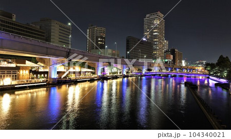 【動画あり】夜の堂島川・阪神高速1号環状線（大阪府大阪市北区） 104340021