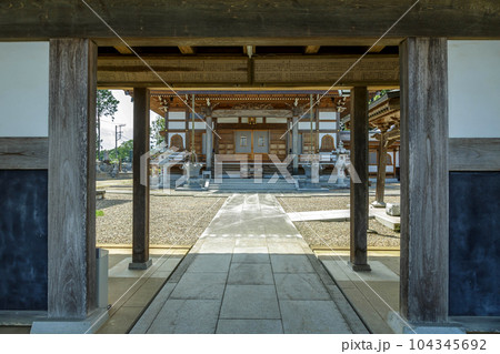 かすみがうら市にある浄土真宗本願寺派の往西寺本堂 104345692