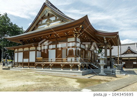 かすみがうら市にある浄土真宗本願寺派の往西寺本堂 104345695