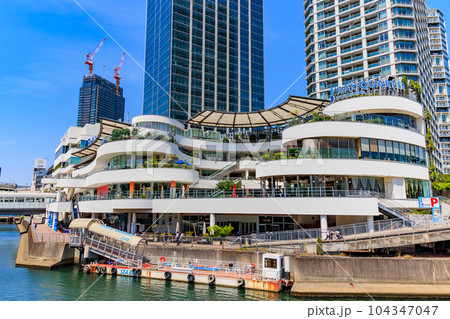 神奈川県　横浜市　横浜駅東口にある横浜ベイクォーター 104347047