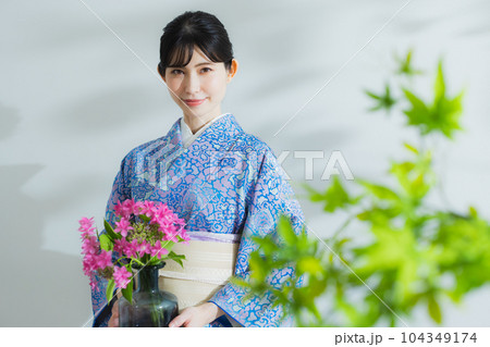 青い小紋　着物 104349174