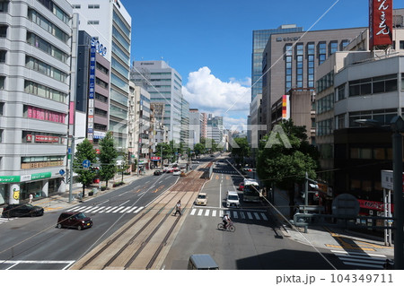 銀山町停留場と街並み 104349711