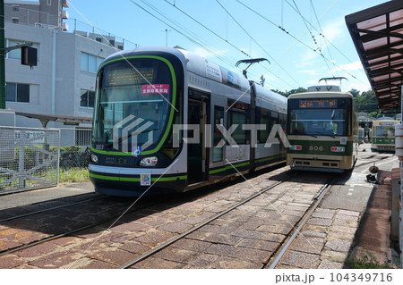 車庫にて出発待ち 104349716
