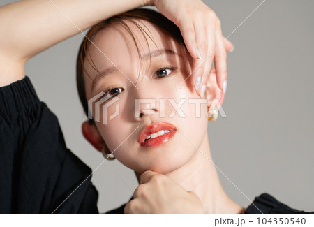 若い女性　クラシカルビューティ 104350540