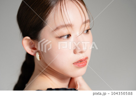 若い女性　クラシカルビューティ 104350588