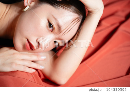 若い女性　クラシカルビューティ 104350593