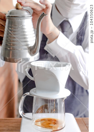 コーヒーを蒸す時間 コーヒーを蒸す時間 104350623