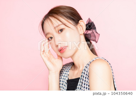 若い女性　クラシカルビューティ 104350640