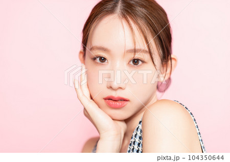 若い女性　クラシカルビューティ 104350644