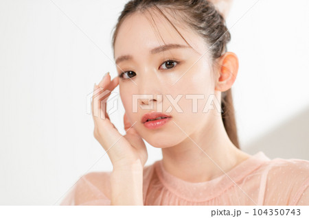 若い女性 ナチュラルビューティ 若い女性 ナチュラルビューティ 104350743