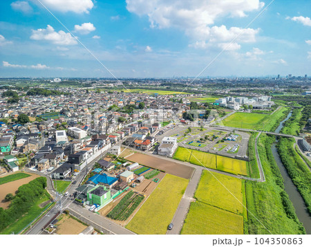 「埼玉県」ドローンで見沼田んぼの街を空撮 「埼玉県」ドローンで見沼田んぼの街を空撮 104350863