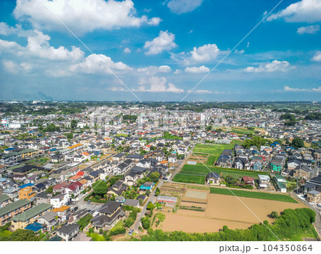 「埼玉県」ドローンで見沼田んぼの街を空撮 「埼玉県」ドローンで見沼田んぼの街を空撮 104350864