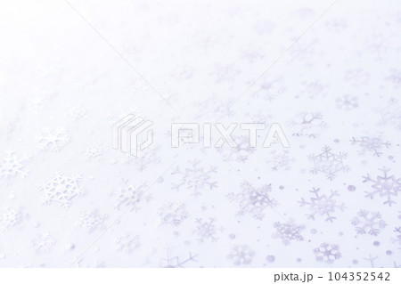 背景素材・クロス(チュール)雪の結晶柄 背景素材・クロス(チュール)雪の結晶柄 104352542