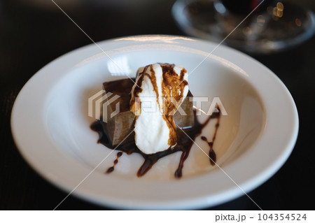 チョコレートケーキ 104354524