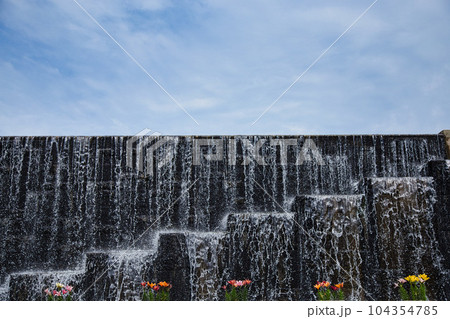 満開のゆりの里公園 104354785