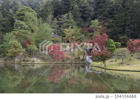 修学院離宮　上離宮　紅葉 104356868