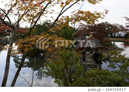 修学院離宮　上離宮　千歳橋　紅葉 104356917