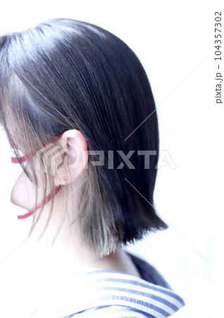 大人の白髪染インナーハイライト！ 104357302