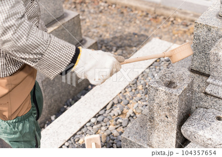 墓参り 水かけ 104357654