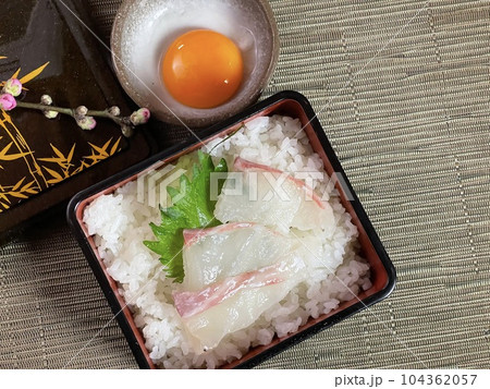 明石鯛で作る鯛めし重 104362057